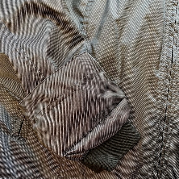 Women’s dark gray Nike windbreaker jacket. Size M. Like new condition. - Picture 6 of 6